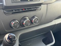 Fahrzeugabbildung Master III DoKa Pritsche Fahrgest. L2H1 3,5t