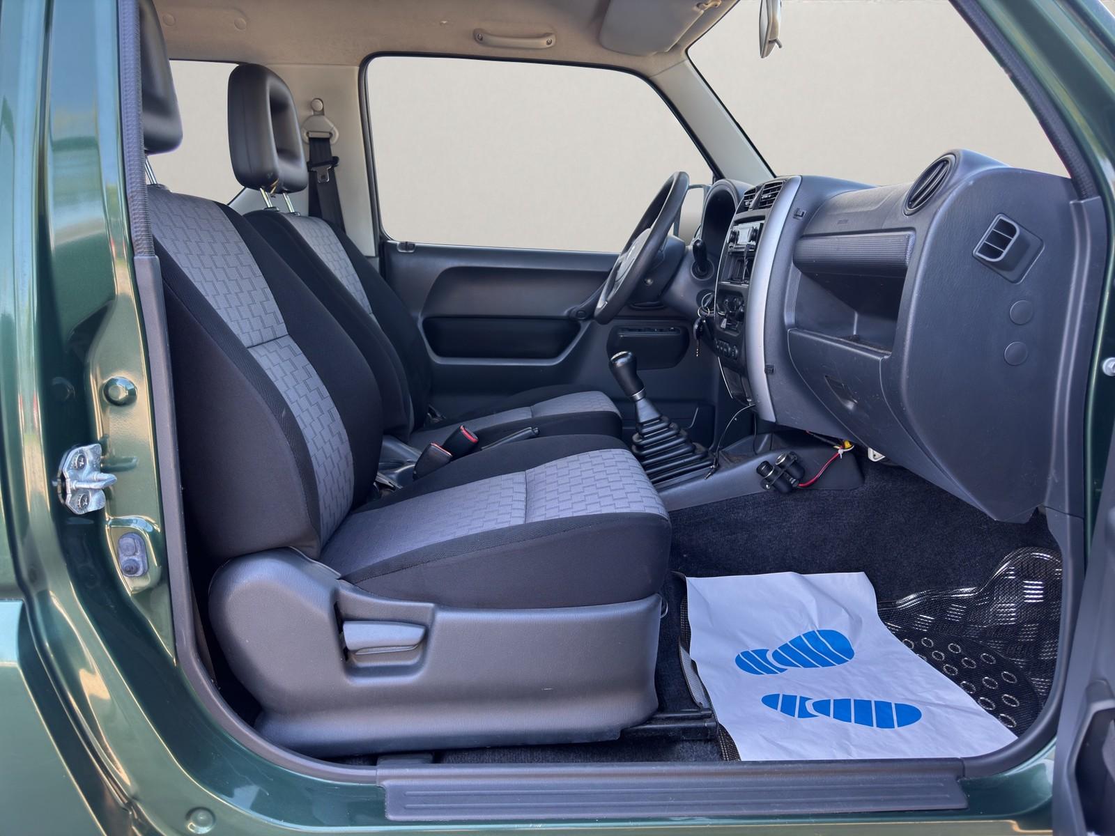 Suzuki Jimny 1.3 86 ch BVM 4x4 / Climatisation / Attelage / Pare-buffle / Soubassement traité anticorrosion