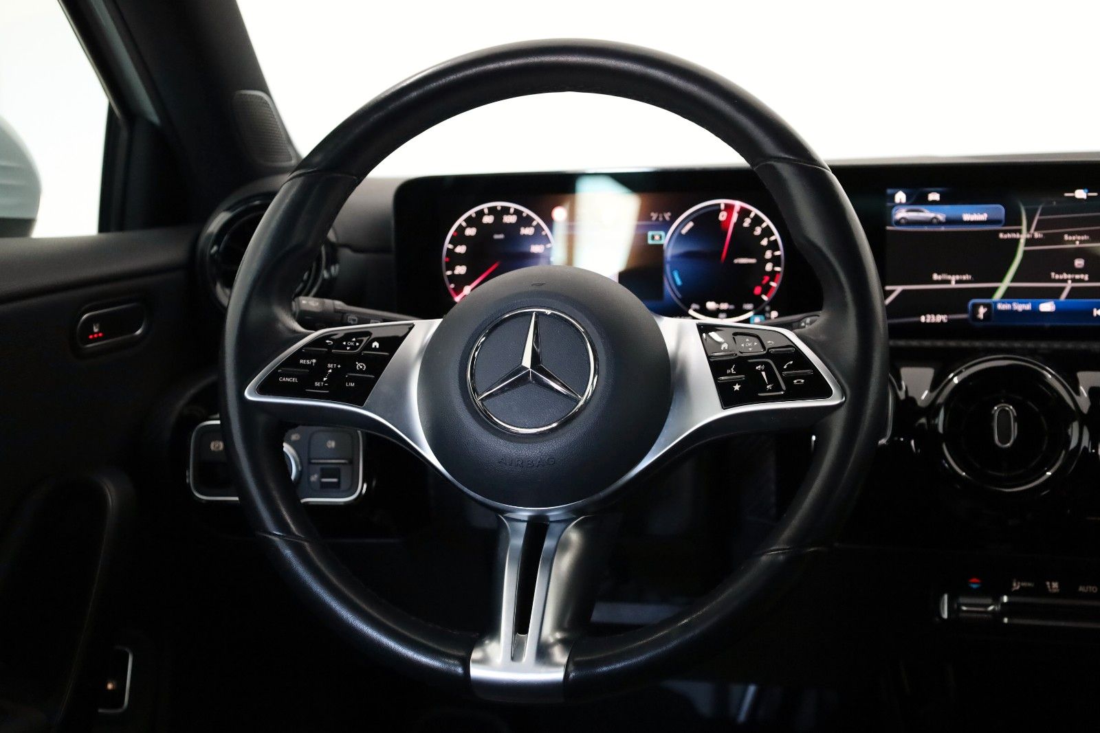 Fahrzeugabbildung Mercedes-Benz A 250 e, T.Leder,Navi,LED,SH,Kamera,FACELIFT !