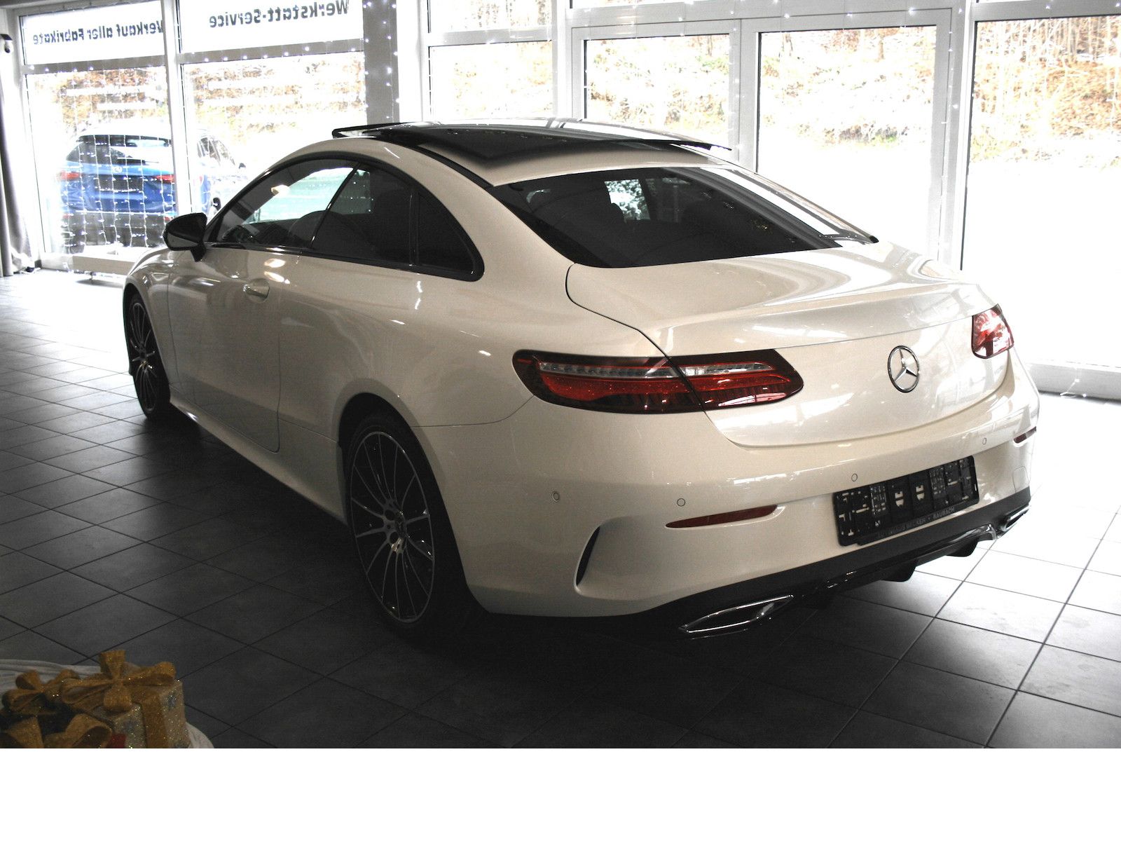 Fahrzeugabbildung Mercedes-Benz E 300 d Coupe AMG *Night*Burmester Sound*Widescr