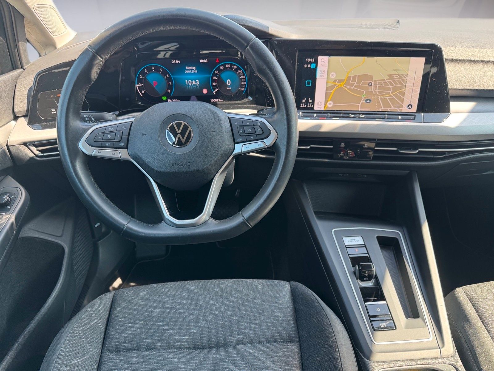 Fahrzeugabbildung Volkswagen Golf VIII Lim. Life 1.0 eTSI