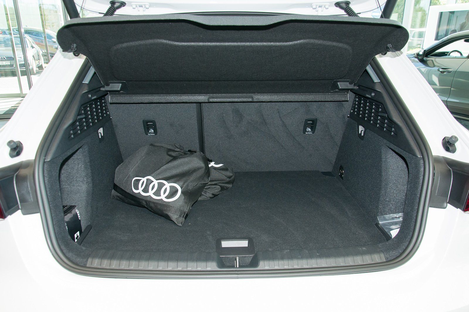 Fahrzeugabbildung Audi A3 Sportback 40 TFSI e 150(204) kW(PS) S tronic