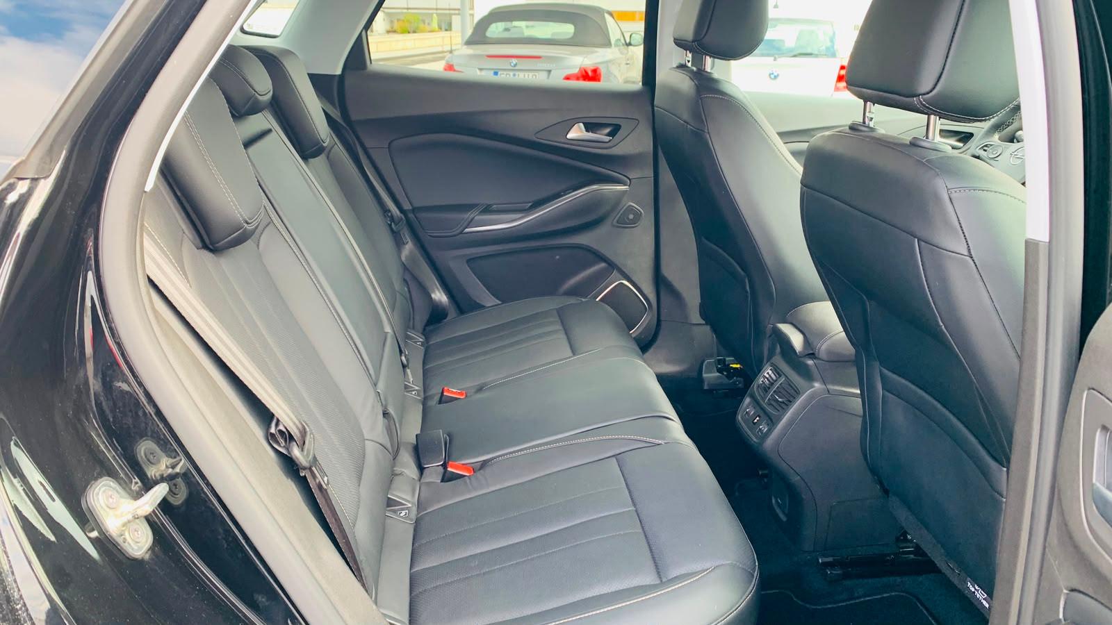 Opel Grandland Leder Navi AHK Sitzbelüft. LED