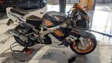 Honda CBR 900 RR Fireblade SC33 - HONDA CBR 900 RR FIREBLADE SC33