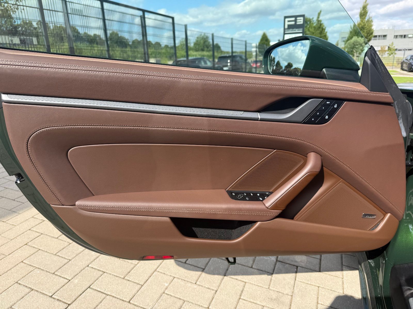 Fahrzeugabbildung Porsche 992.2/911 Carrera S Cabrio-BOSE-14Wege-LED