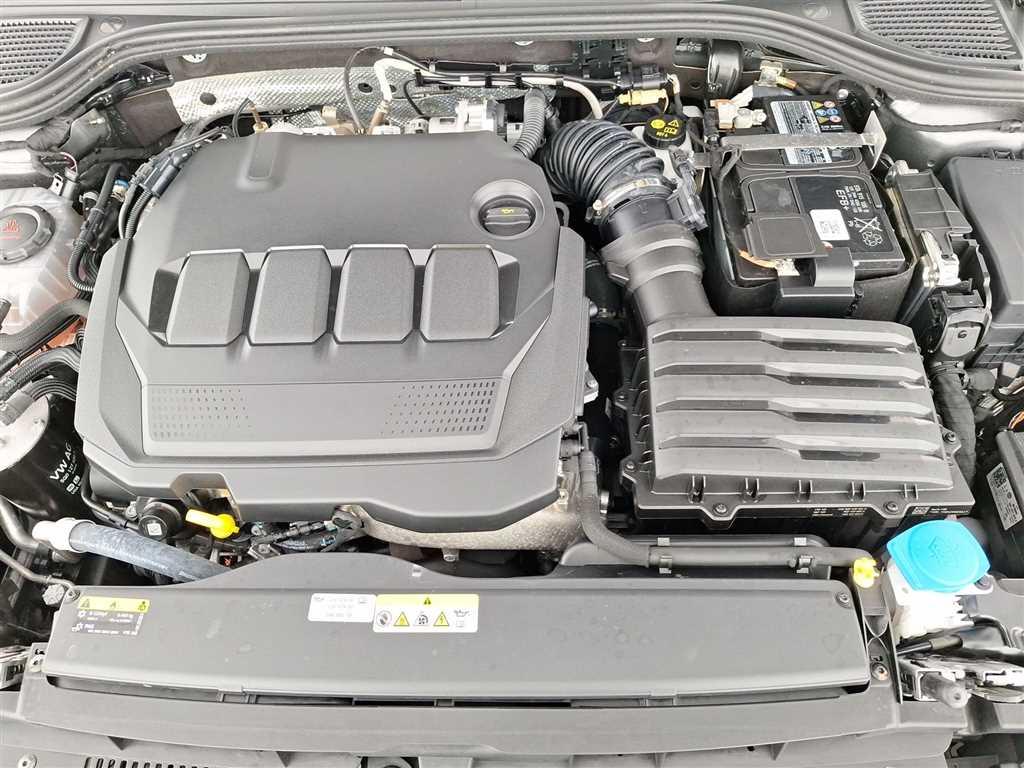 Volkswagen Golf Variant Life 2.0 TDI Navi AHK Winterpaket