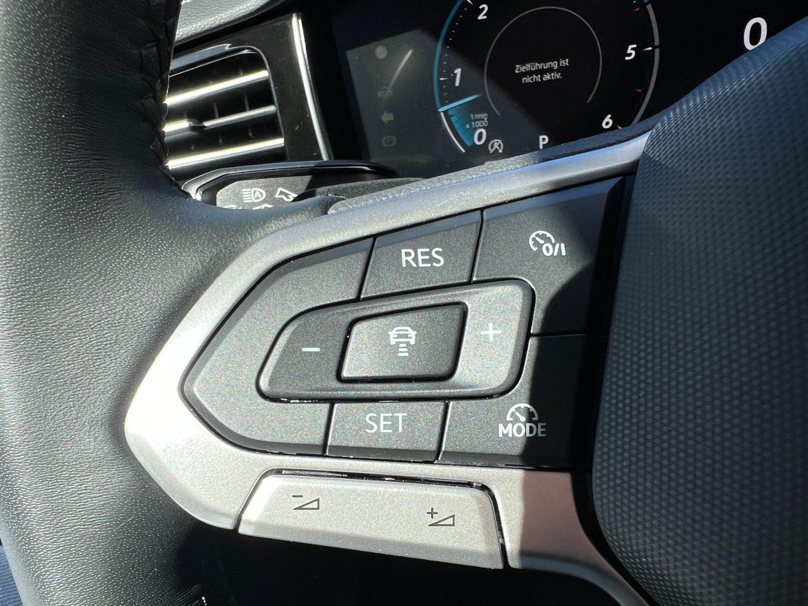 Fahrzeugabbildung Volkswagen Touareg 3.0 TDI 4MOTION *AHK, Luft, ACC, 19''-LM