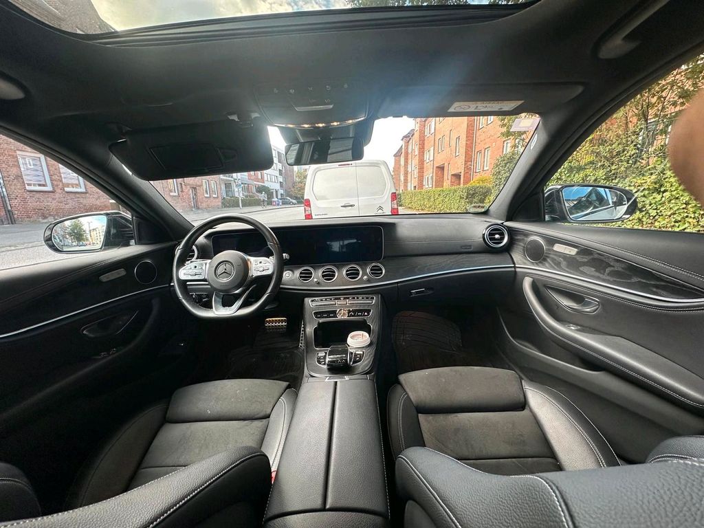 Image of Mercedes-Benz E 300
