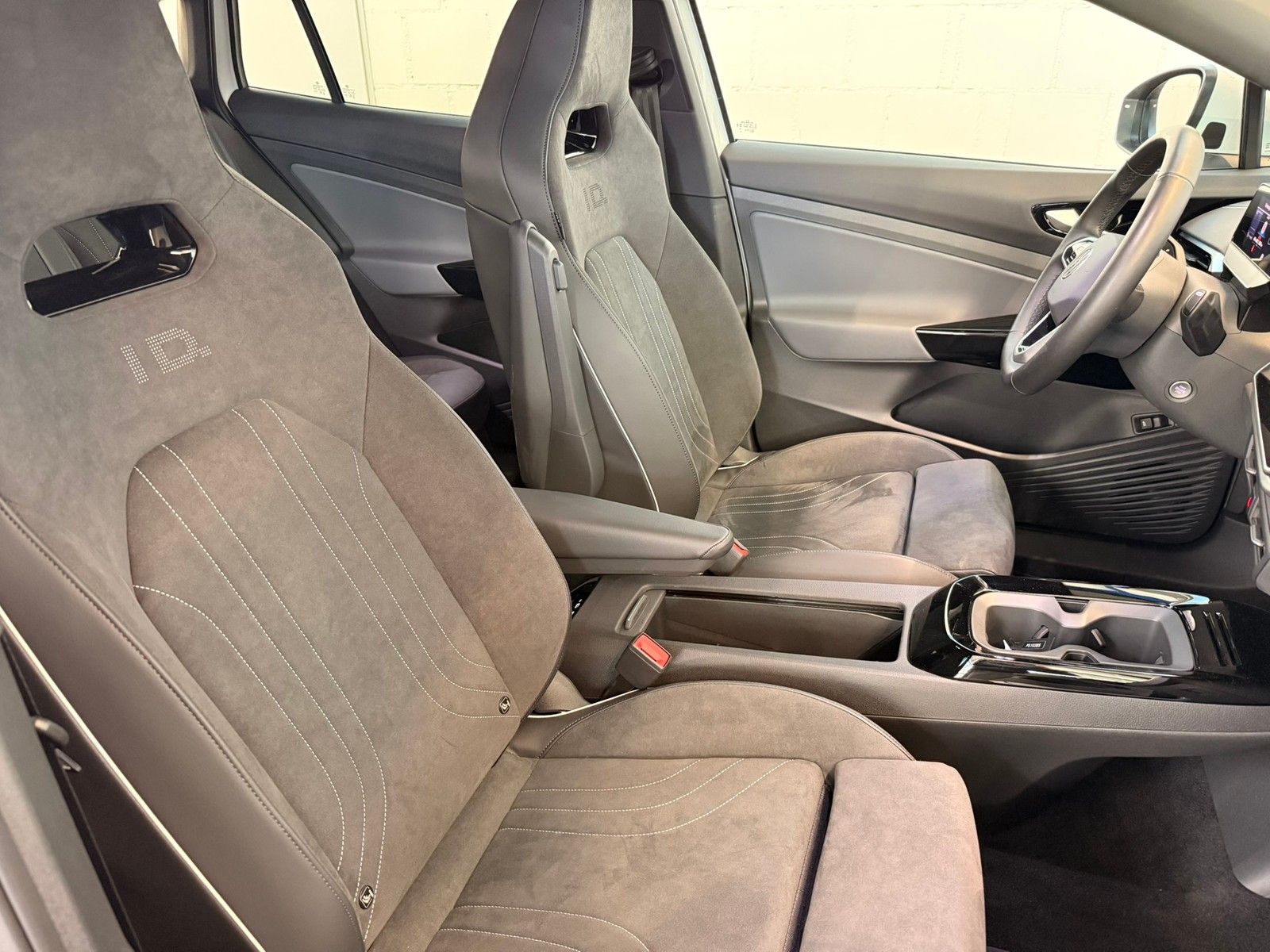 Fahrzeugabbildung Volkswagen ID.5 Pro 210kW UPE.67.116.- AHK + MATRIX