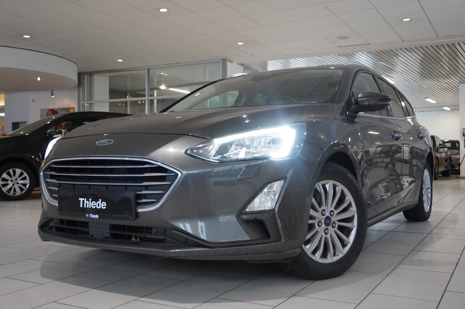 Fahrzeugabbildung Ford Focus Turnier  1.0 TITANIUM X NAVI/LED/KAMERA/SH