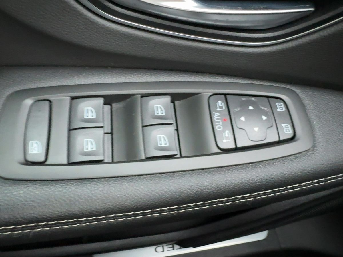 Fahrzeugabbildung Renault Scenic LIMITED Deluxe TCe 140 SHZ Kamera Navi