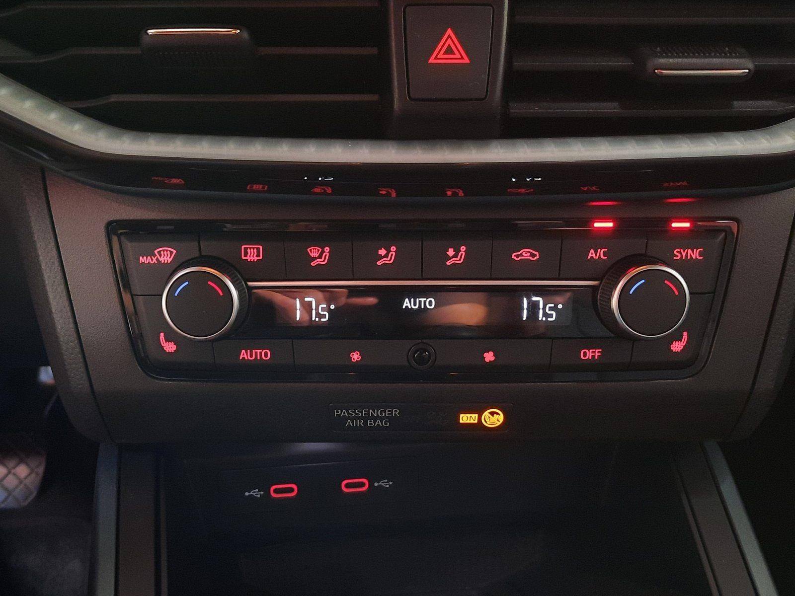 Fahrzeugabbildung SEAT Arona Xperience TSI *Navi*LED*Sitzhzg*Einparkh*