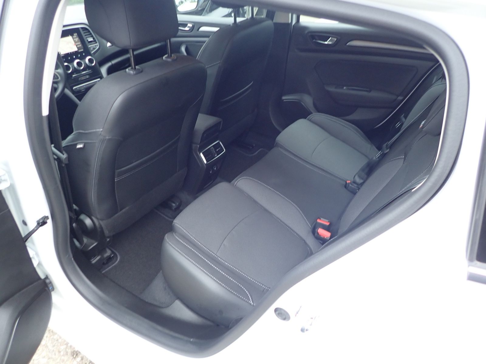 Fahrzeugabbildung Renault Megane E-TECH Grandtour Equilibre E-TECH PLUG-IN