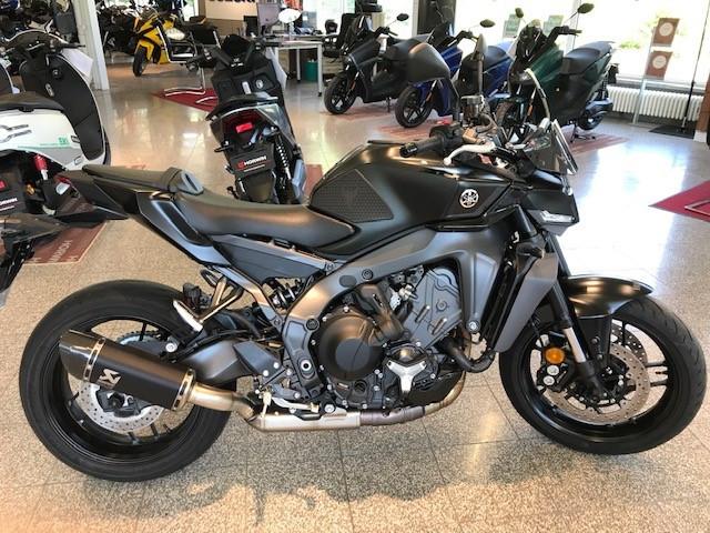 Yamaha MT-09 Y-AMT * 35KW * A2 * Akrapovic u.v.m.