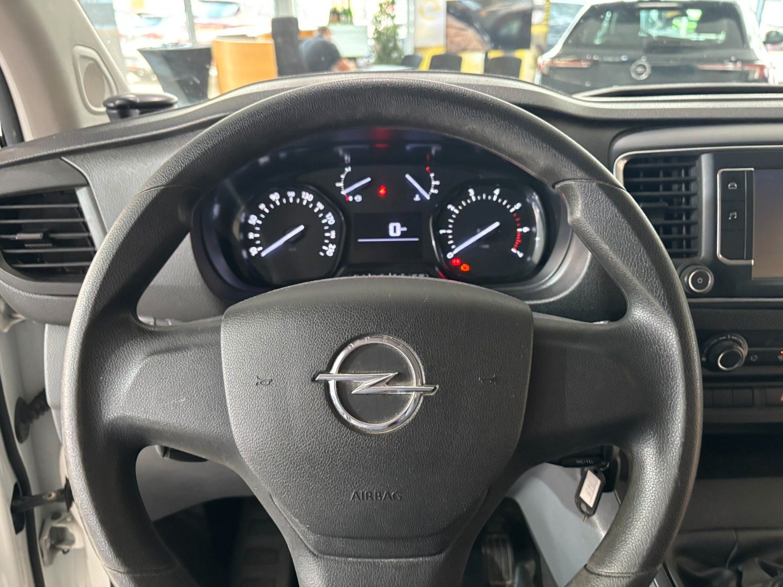 Fahrzeugabbildung Opel Vivaro Kombi M 1.5D 6-SITZER/AHK/PDC/SOLARPROTEC