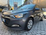Hyundai i20 5 Porte i20 5p 1.2 Classic 75cv GANC - Hyundai mit Benzin-Antrieb: Cabrio