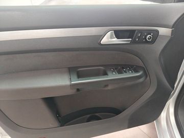 Volkswagen Touran - 11