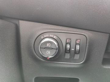 Bild 7 Opel Corsa E Active 5trg. +PDC+SHZ+KLIMA+LHZ+BT+ALU+