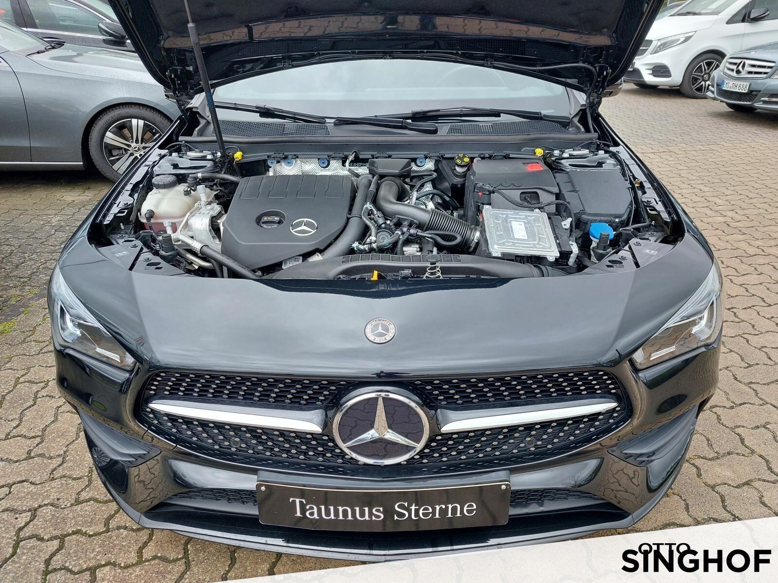 Fahrzeugabbildung Mercedes-Benz CLA 200 AMG Pano+Night+Rü Kam+TOTW+dyn.LED+Sound