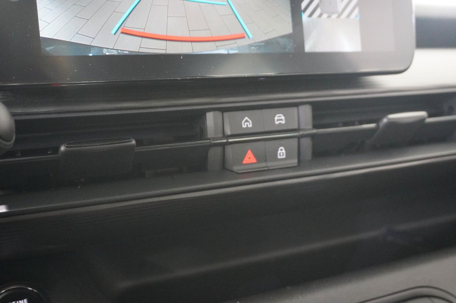 Fahrzeugabbildung Jeep Avenger 1.2 ALTITUDE MY25 NAVI/LED/KAMERA/SH/JBL
