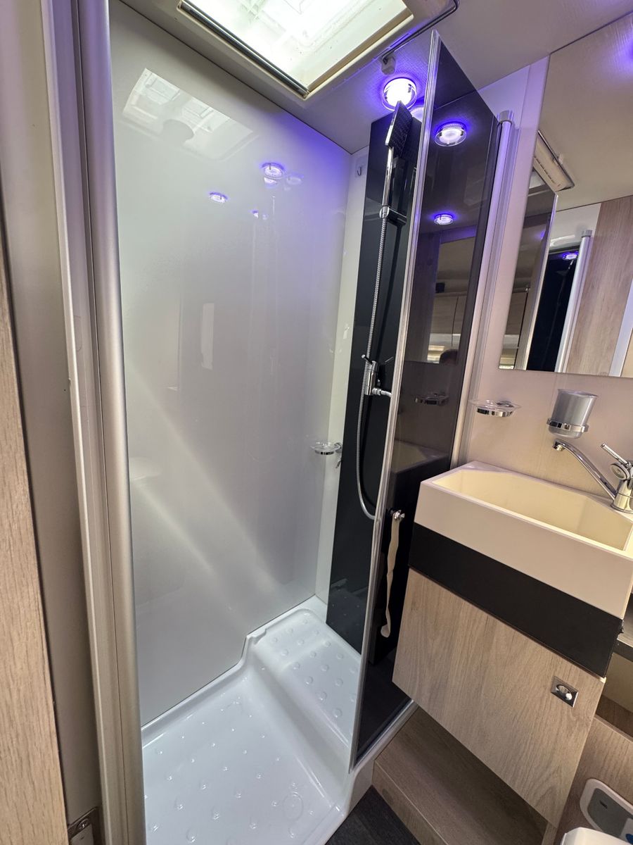 Fahrzeugabbildung Chausson Alkoven C714 GA VIP M20 FIAT DUCATO MAXI SOLAR