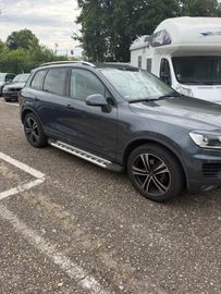 Volkswagen Touareg - 2