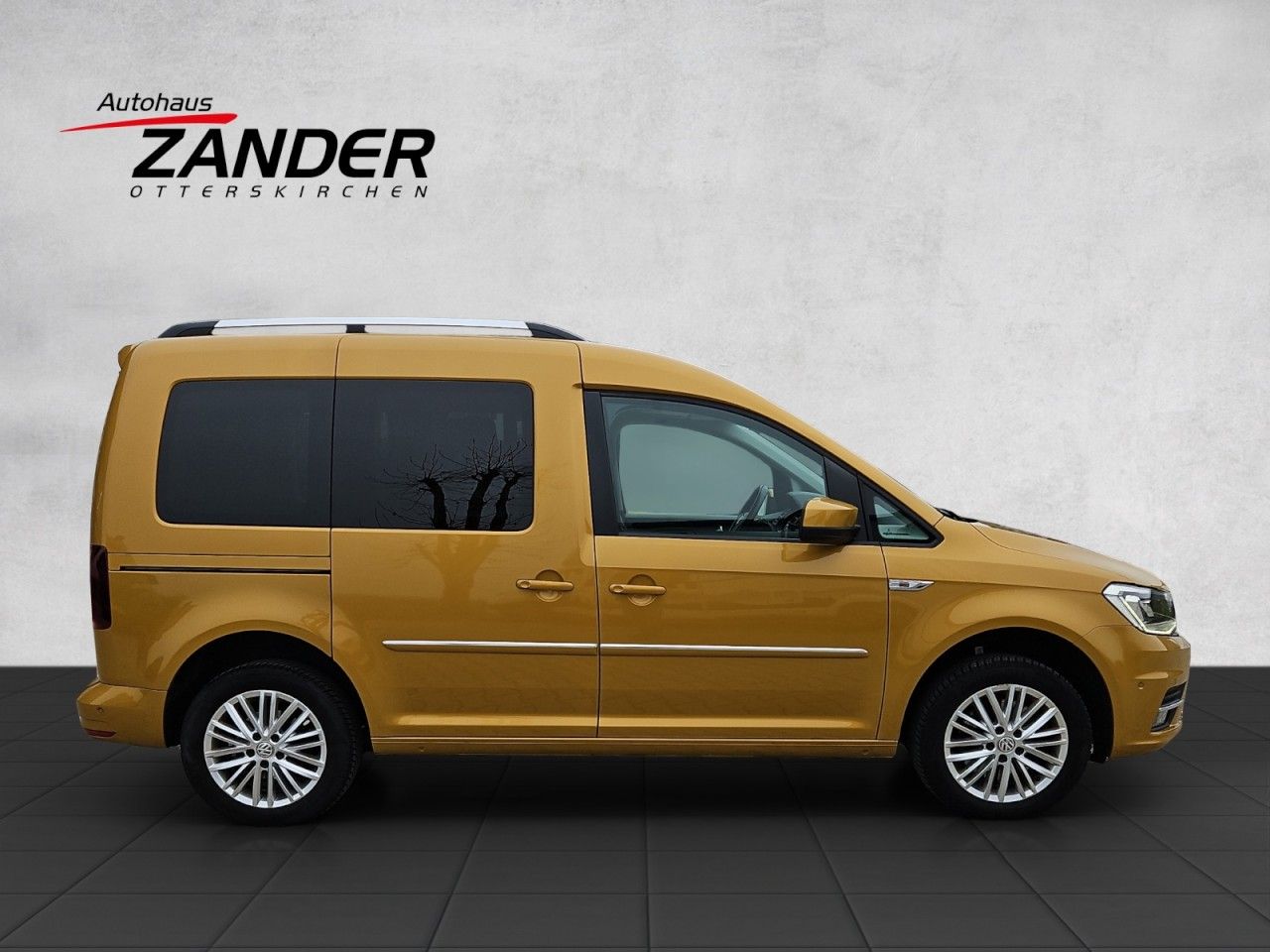 Fahrzeugabbildung Volkswagen Caddy PKW Highline Navi ACC Xenon