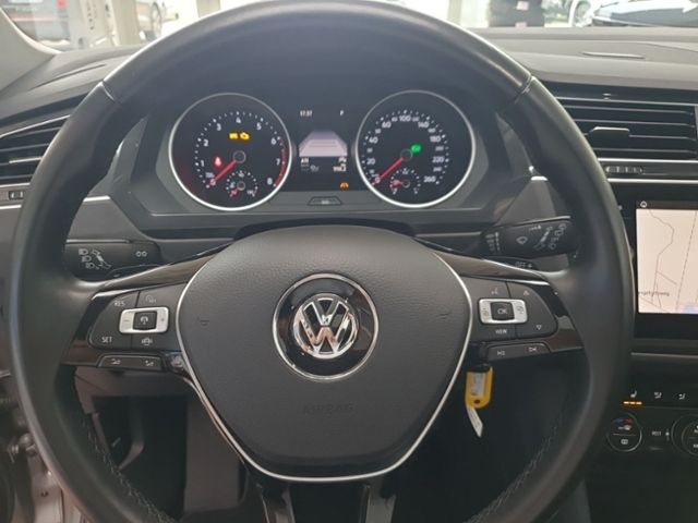 Fahrzeugabbildung Volkswagen Tiguan 1.5 TSI DSG Highline R-Line LED NAVI El.H