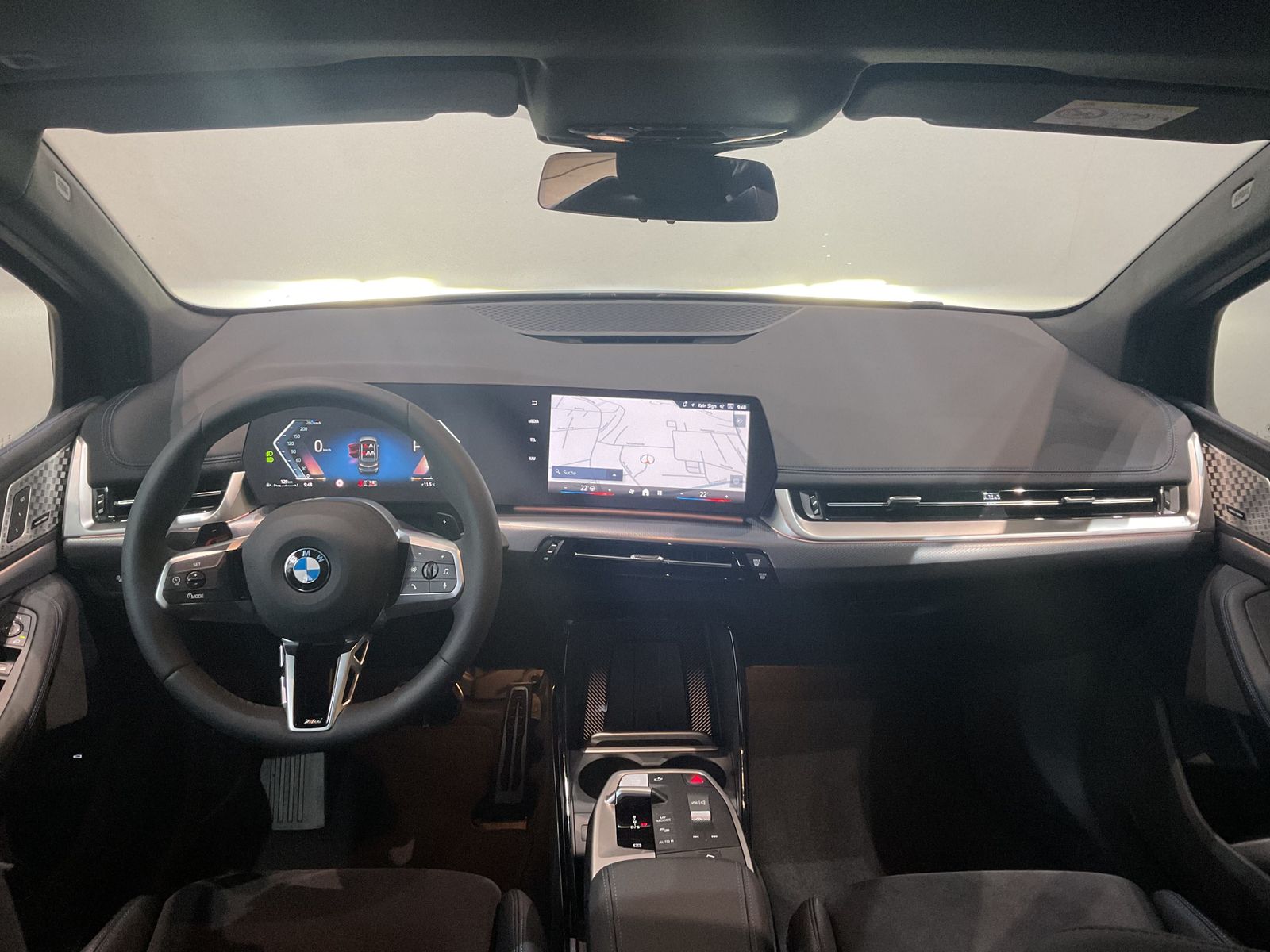 Fahrzeugabbildung BMW 220i Komfortzugang, Driving Assistant Plus, AHK