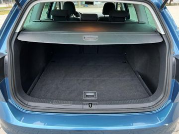 Volkswagen Golf - 6