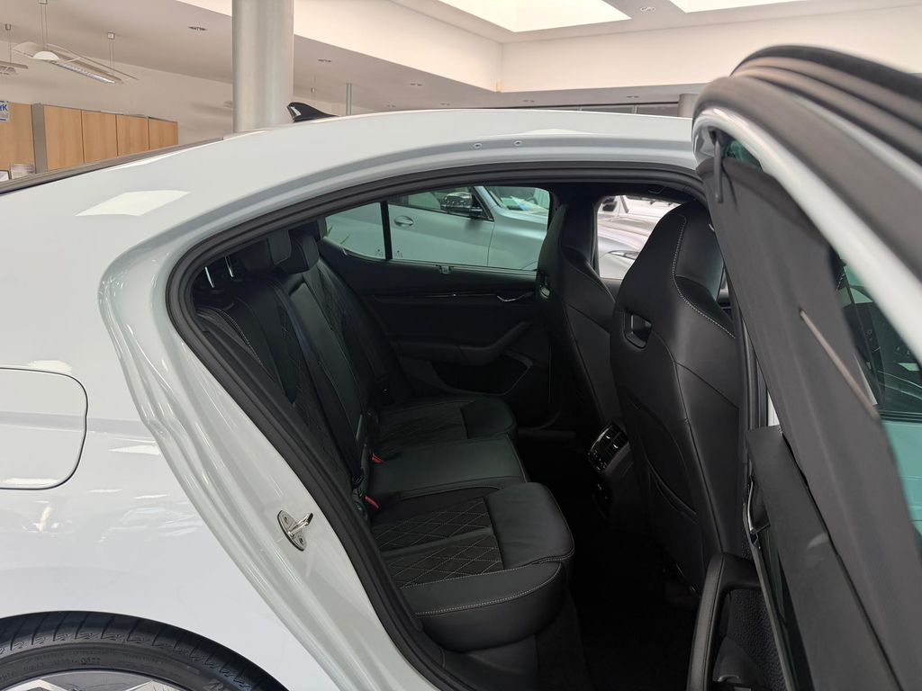 Skoda Octavia 2.0 TDI RS Plus 4x4*H-Up*Standhzg*Kamera