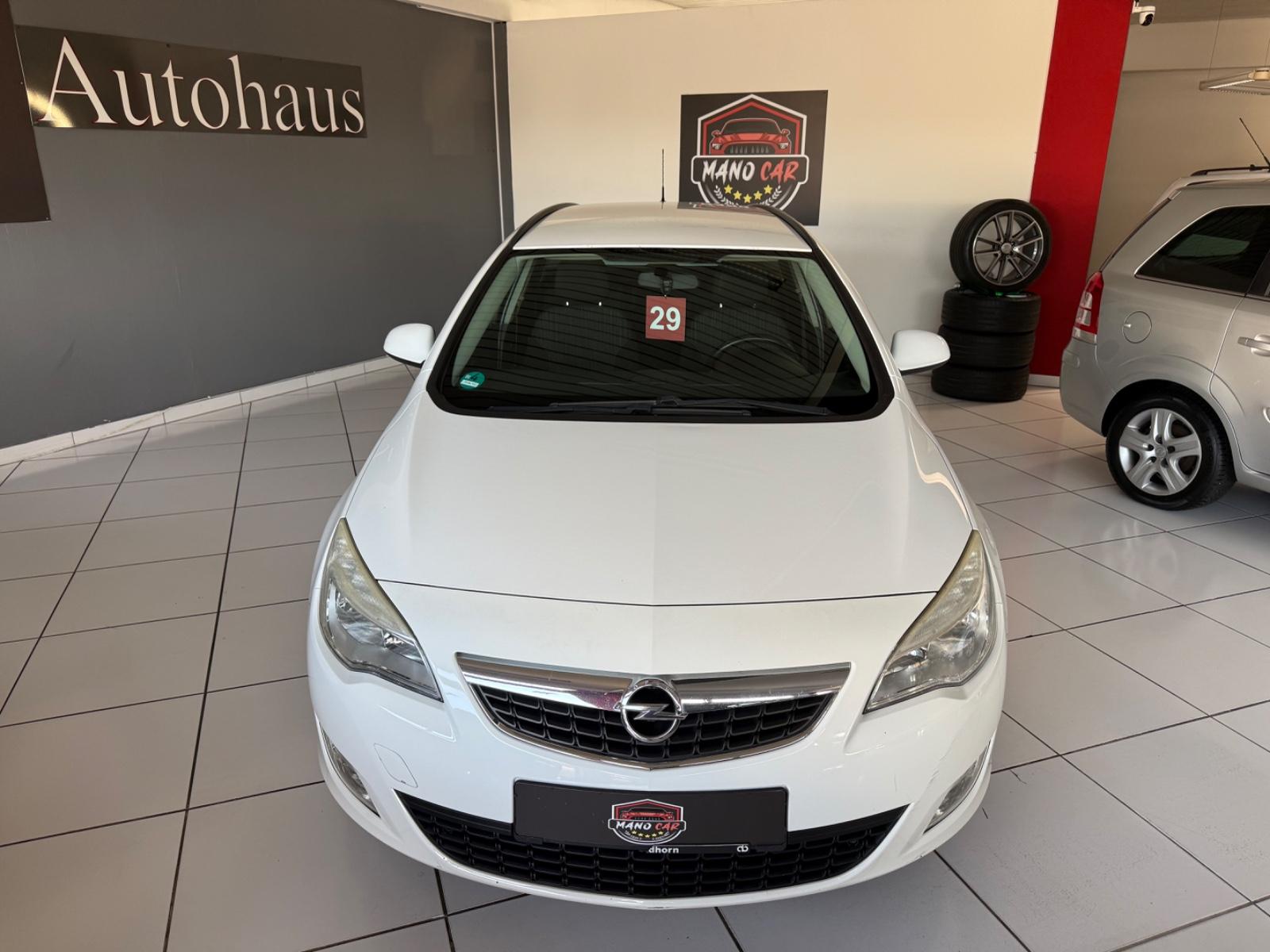 Opel Astra J Sports Tourer Design Edition