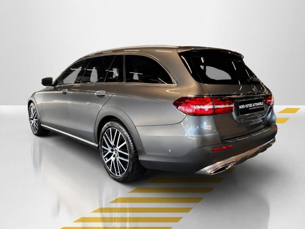 Mercedes-Benz E 220 d 4M T ALL-TERRAIN COMAND AHK DISTRO 360°