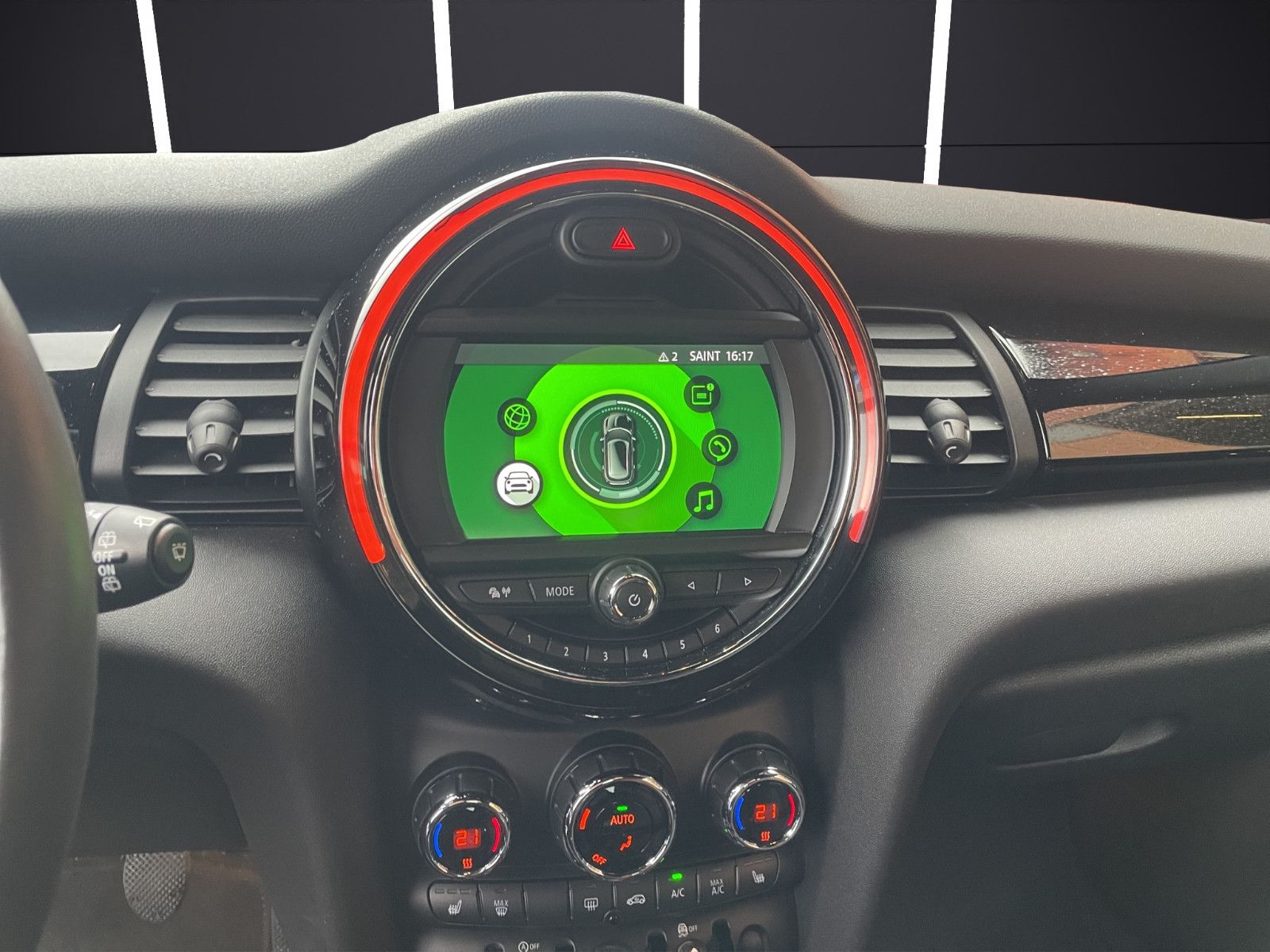 Fahrzeugabbildung MINI Cooper One*SitzHZ*PDC*Ambiente*Carbon*