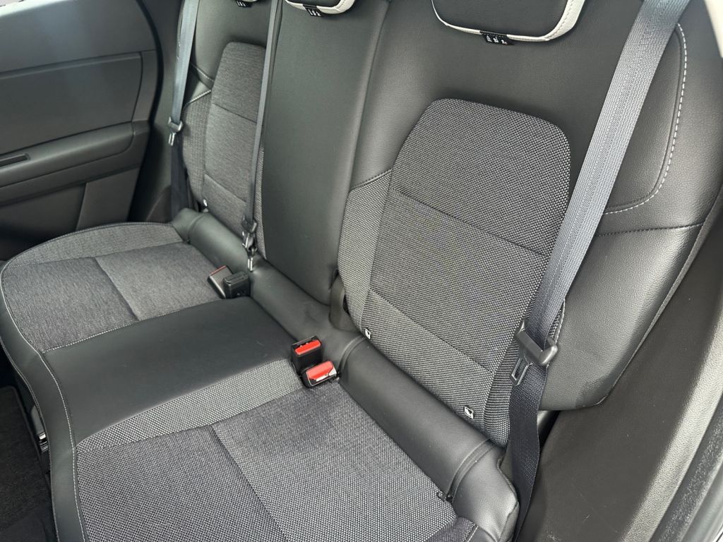 RENAULT Captur TCe 140 EDC GPF INTENS RFK PDC vo+hi RENAULT Captur TCe 140 EDC GPF INTENS RFK PDC vo+hi