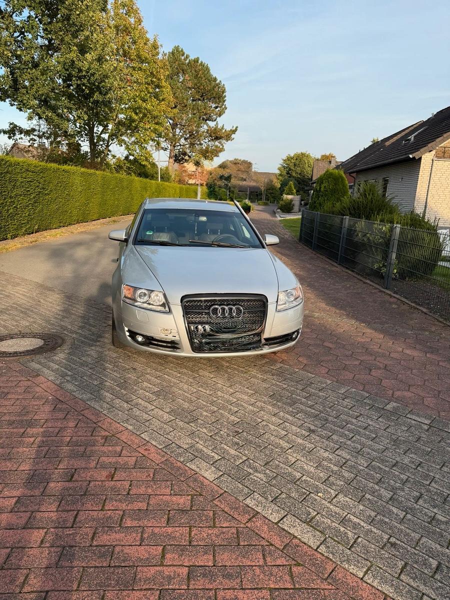 Audi Quattro 2005 — вигляд ззаду