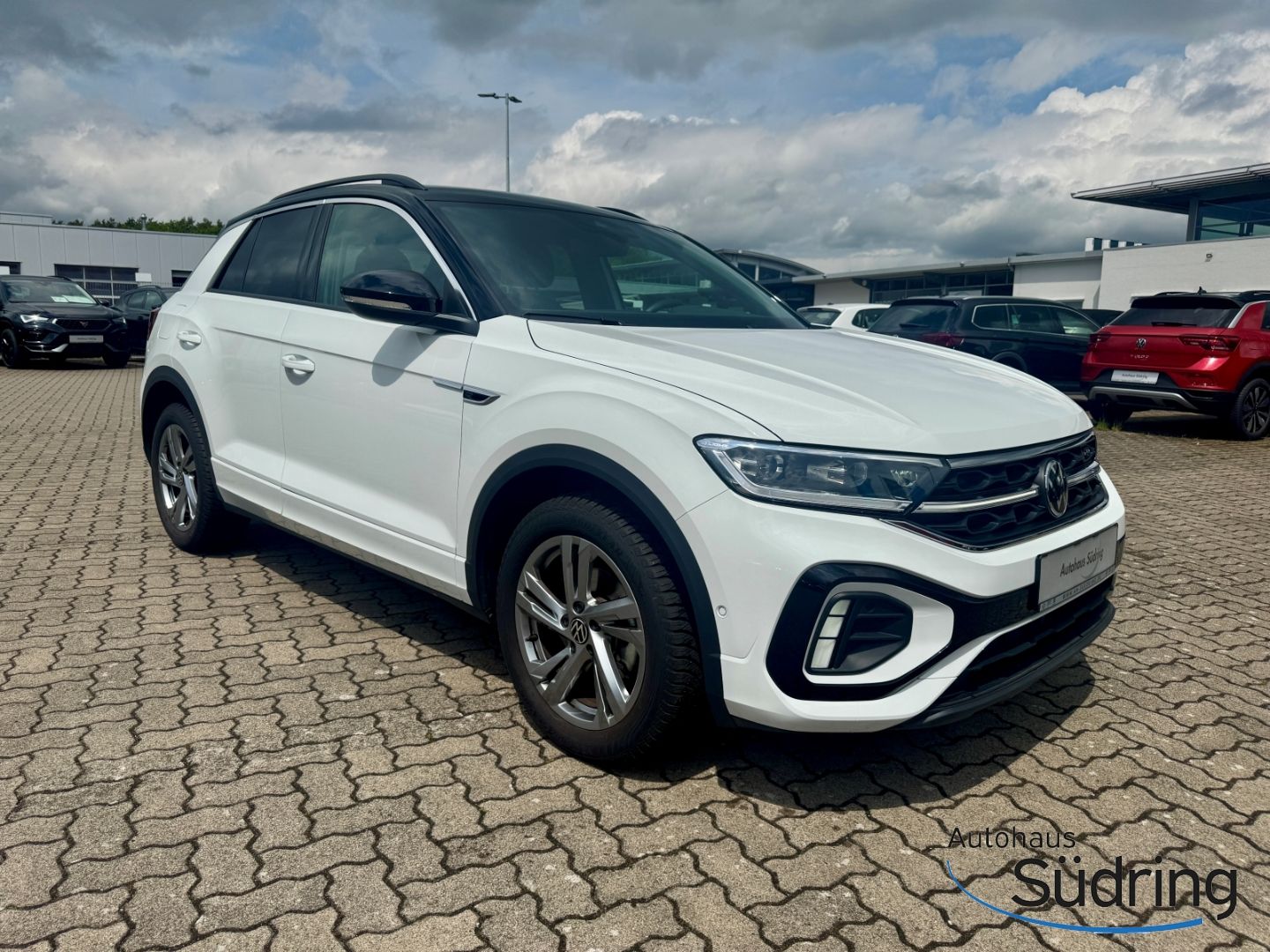 T-Roc 1,5 TSI R-Line DSG AHK Navi beats IQ.Light
