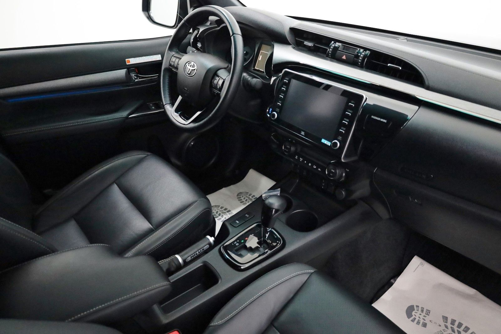 Fahrzeugabbildung Toyota Hilux 2.8 D-4D Invincible,HardTOP,8xAluräder,AHK