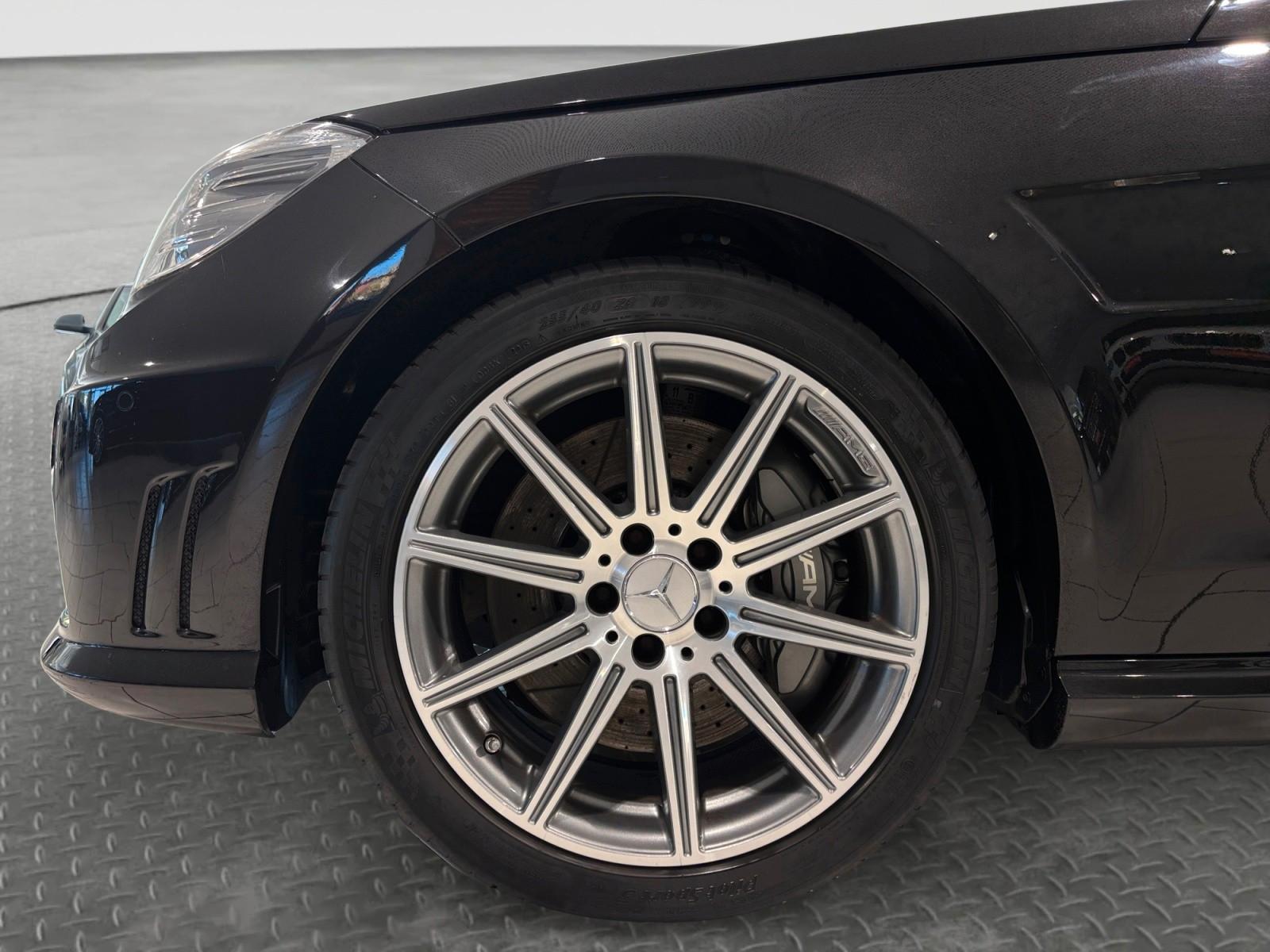 Mercedes-Benz E63 AMG Lim. DRIVERS COMAND SCHIEBE HK PARK