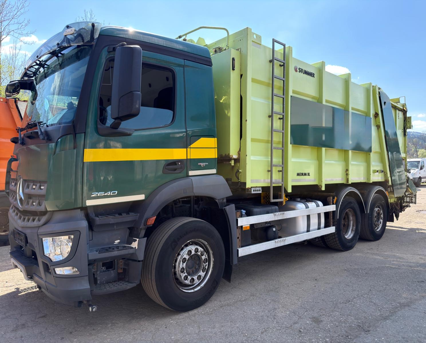 Mercedes-Benz Arocs 2640 6x2 Lenk Stummer Medium XL Presser