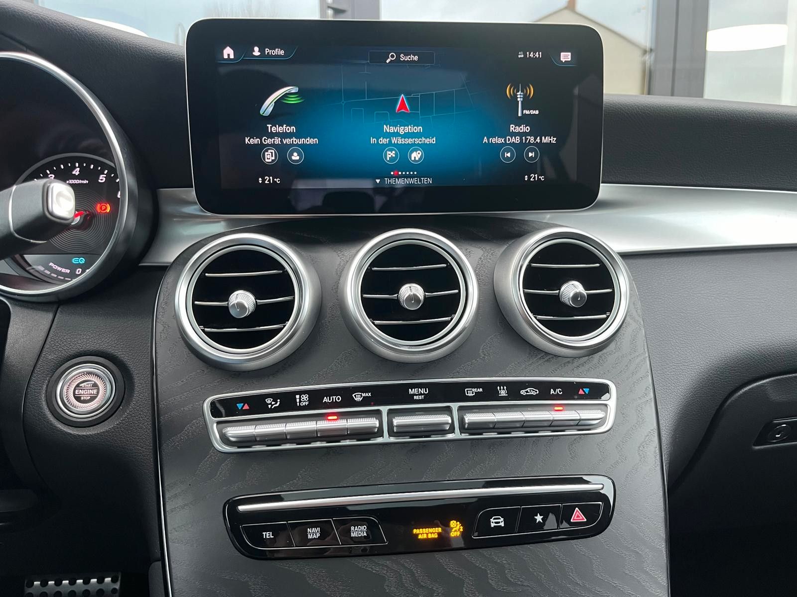 Fahrzeugabbildung Mercedes-Benz GLC 300e 4Matic AMG-Line*Pano*Night*Business*1.H