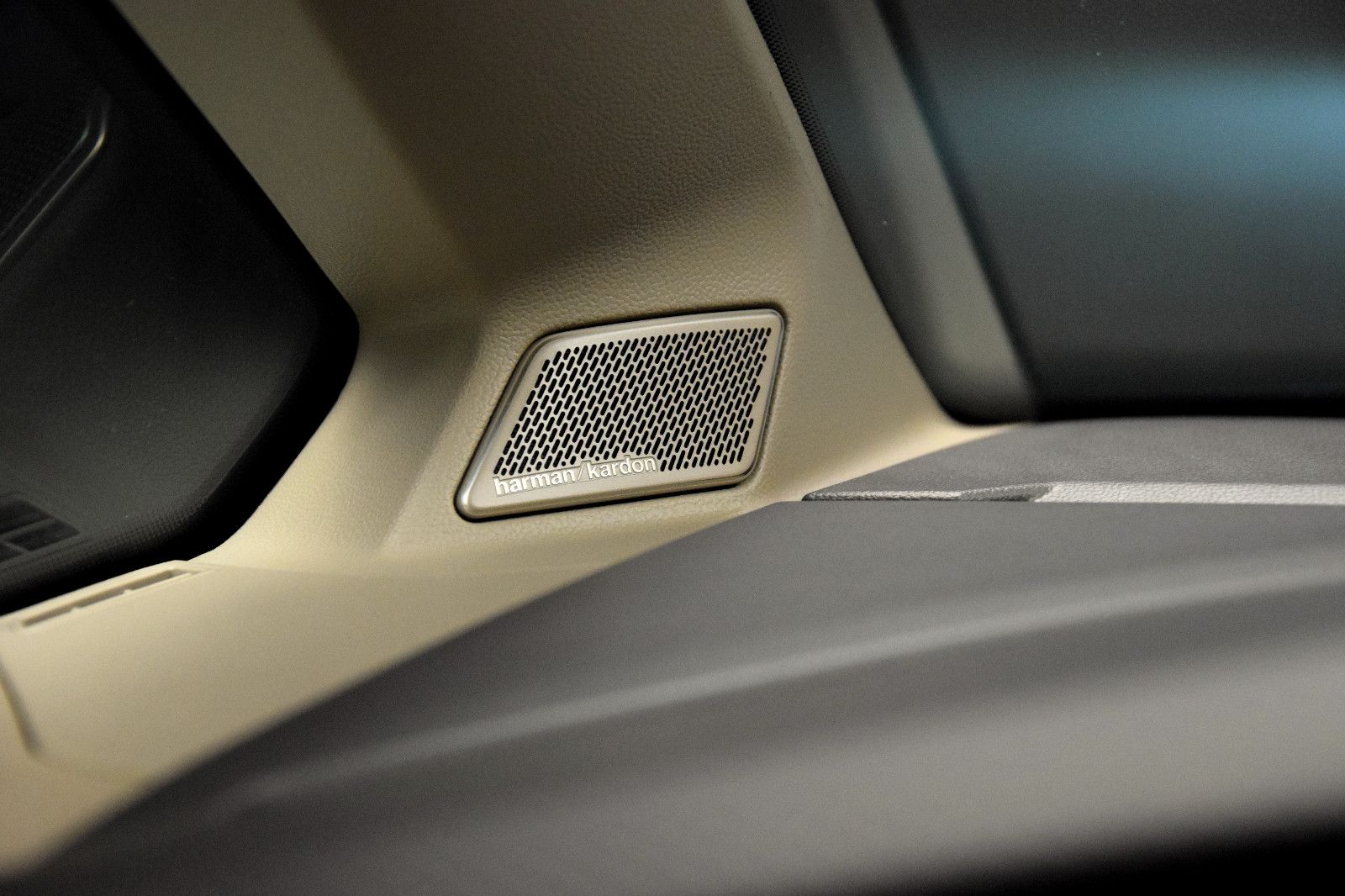Fahrzeugabbildung Volkswagen T7 Multivan ACC AHK Sitzh.Standh. Kamera