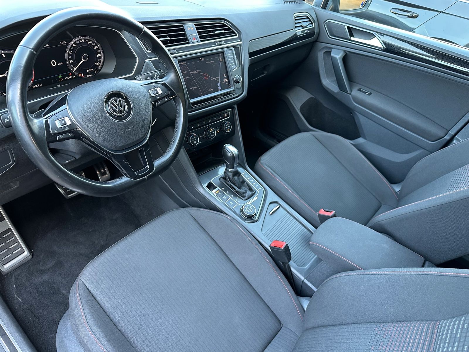 Fahrzeugabbildung Volkswagen Tiguan 2.0 TDI DSG 4M Sound NAV+LED+AHK+PANORAMA