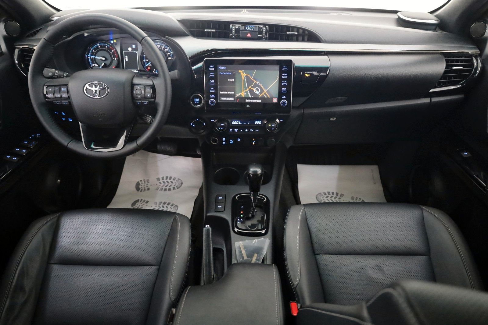 Fahrzeugabbildung Toyota Hilux 2.8 D-4D Invincible,4x4,ACC,SR+Allterrain