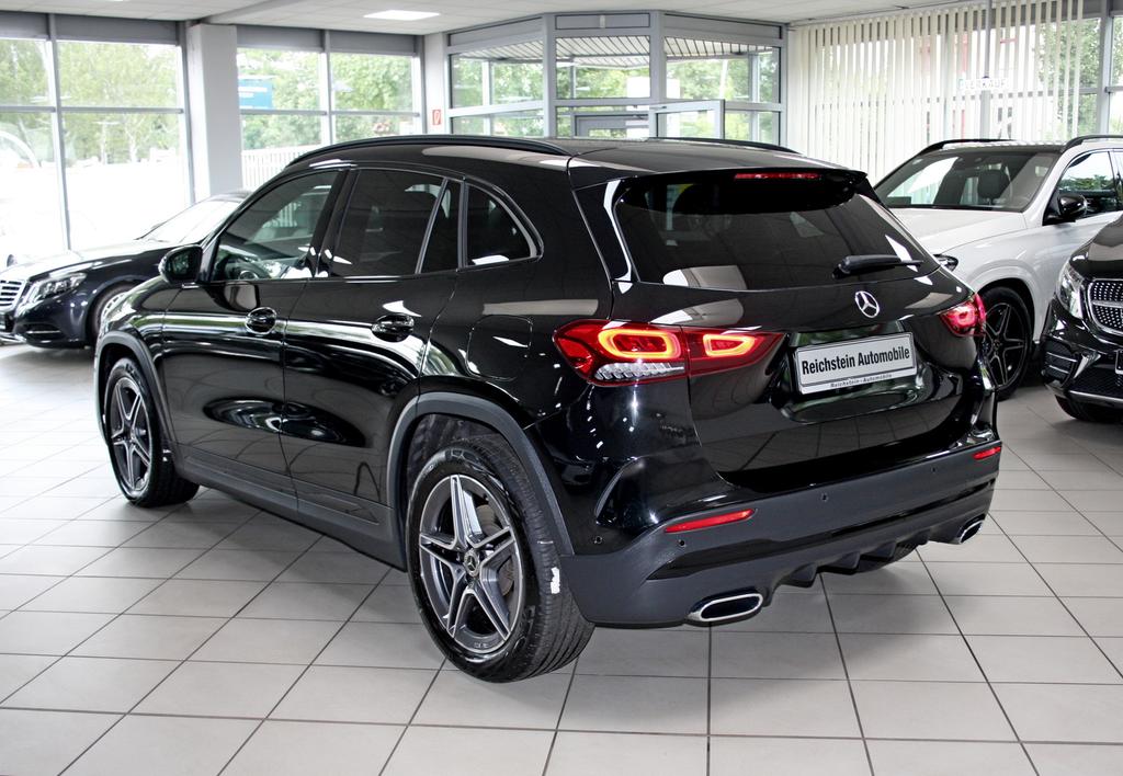 Mercedes-Benz GLA 220