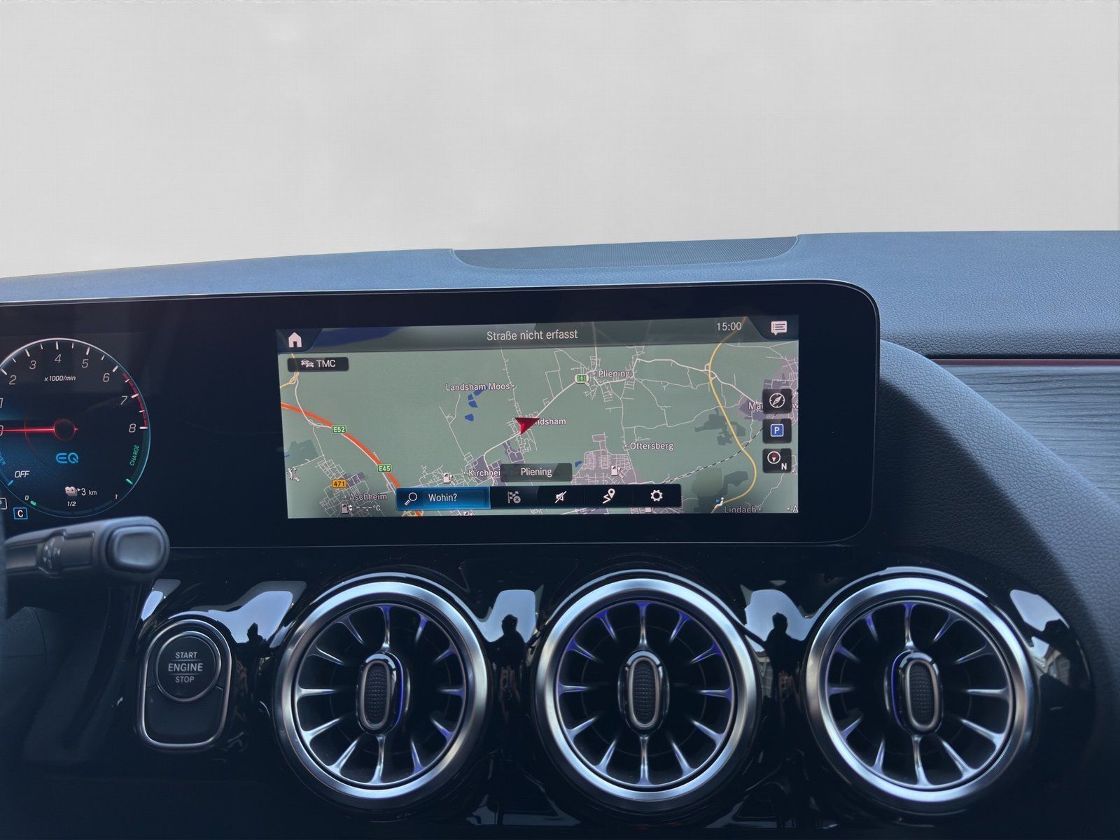 Fahrzeugabbildung Mercedes-Benz GLA 250 e AMG Night Multibeam Burmester KeyGO