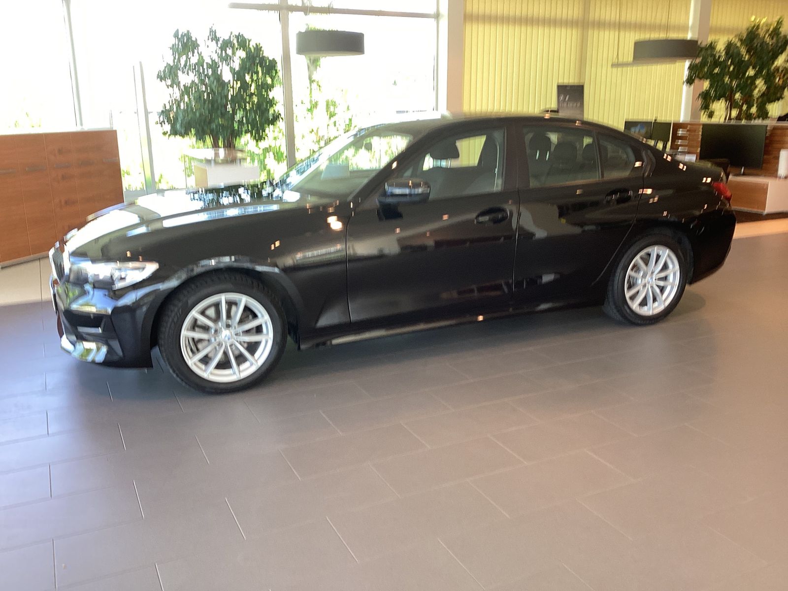 BMW 320d xDrive Limousine Advantage HiFi DAB WLAN foto 12