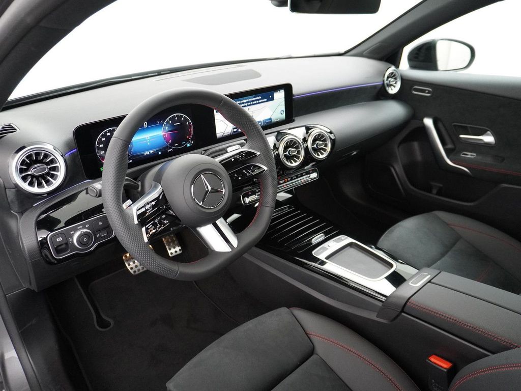 Mercedes-Benz A 180 Star Edition AMG Line | Panorama - Schiebe