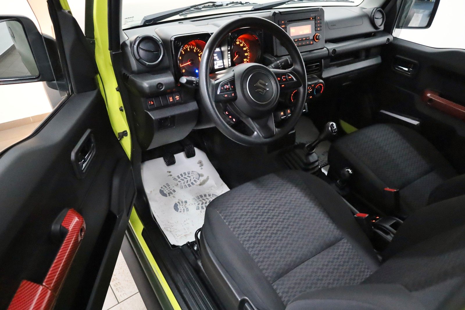 Fahrzeugabbildung Suzuki Jimny Comfort AllGrip NFZ, Foliert,Seilwinde