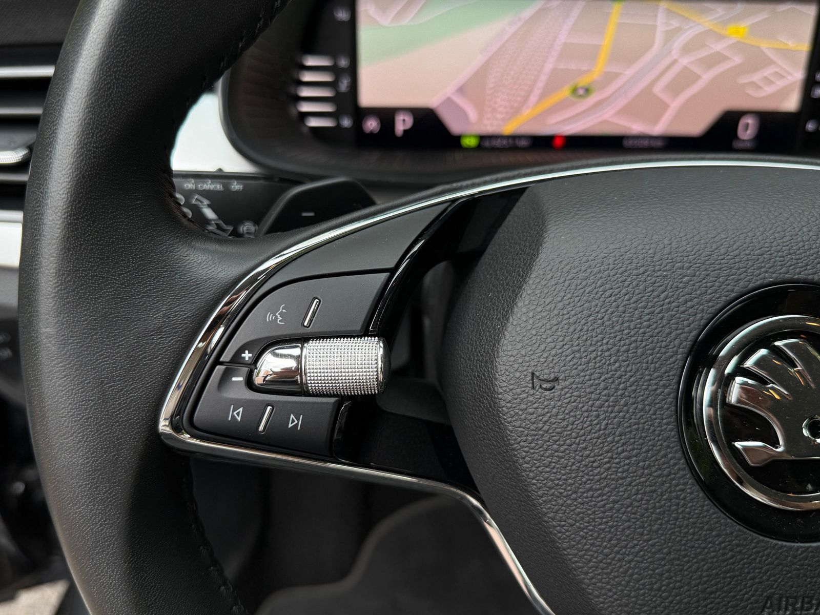 Fahrzeugabbildung SKODA Scala 1.0 TSI DSG Ambition LED+NAV+SHZ+VIRT+TEMP